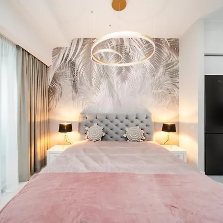 Ans Hanza Tower No 524 - Swimming Pool, Sauna, Jacuzzi, Viewing Terrace *