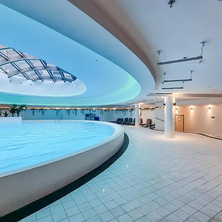 Ans Hanza Tower No 524 - Swimming Pool, Sauna, Jacuzzi, Viewing Terrace