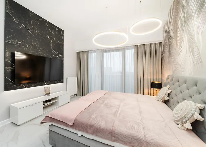 Ans Hanza Tower No 524 - Swimming Pool, Sauna, Jacuzzi, Viewing Terrace *