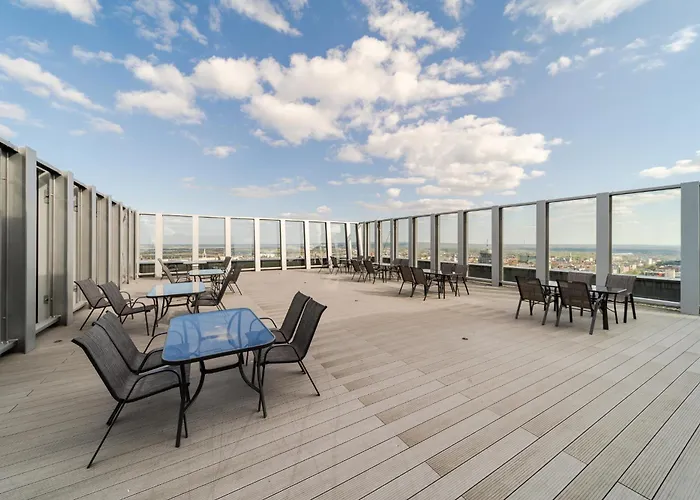 Ans Hanza Tower No 524 - Swimming Pool, Sauna, Jacuzzi, Viewing Terrace *